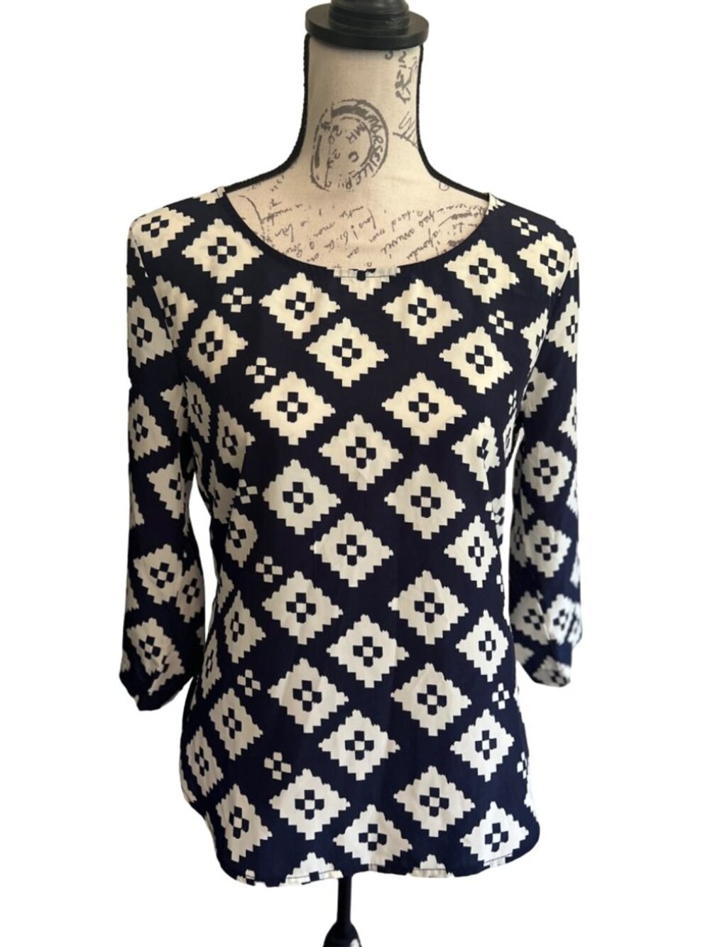 Timing Blue & White Geometric Aztec Print Blouse Shirt Classic M Office Career - Picture 1 of 8